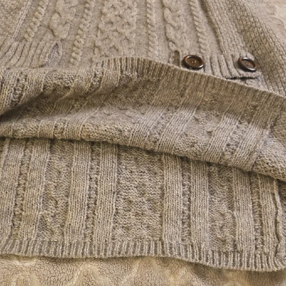 Yvos Cozy Cable Knit Short Sleeve Sweater Dress 79% Acrylic, 30% Alpaca. - Picture 16 of 16